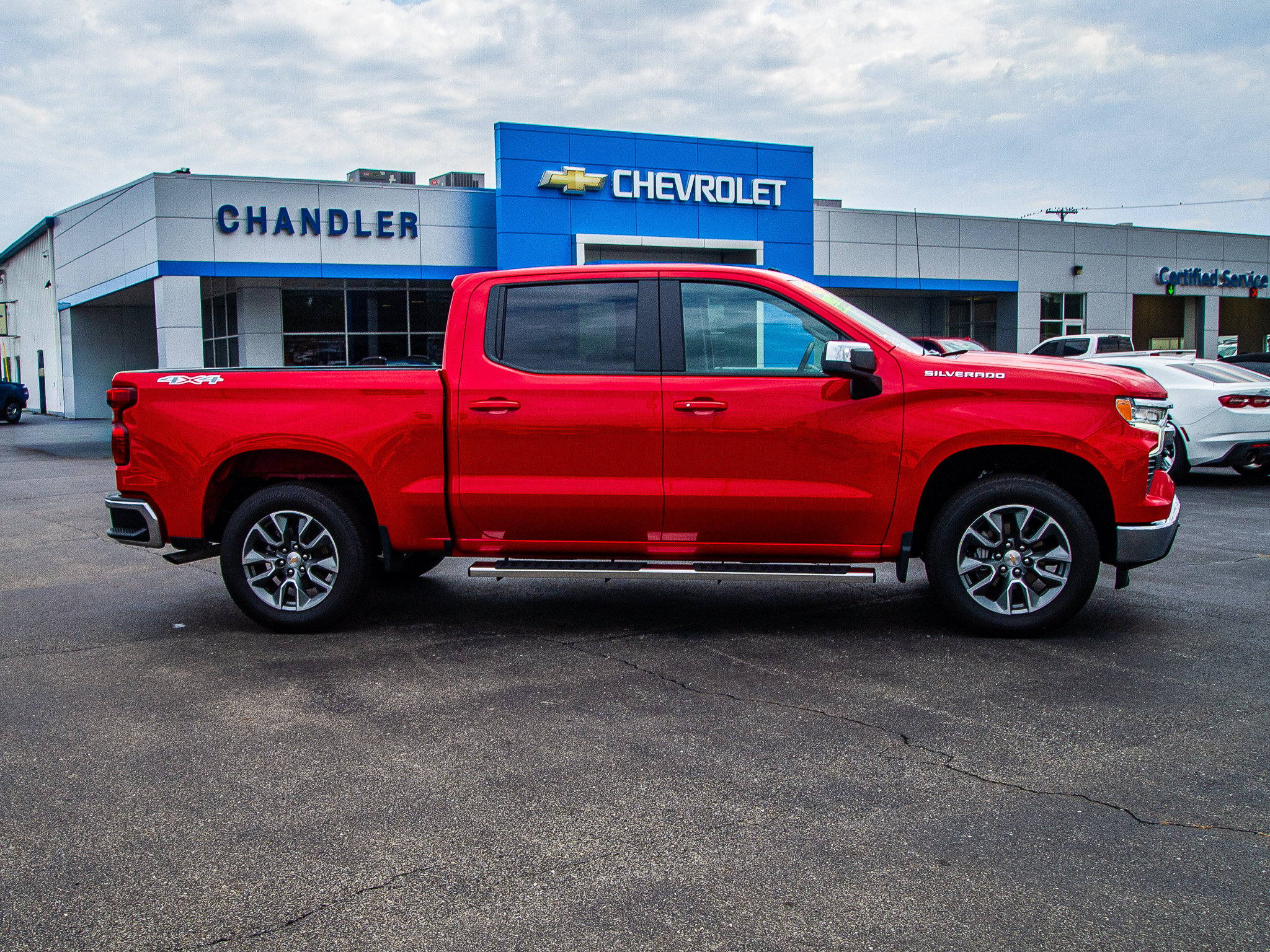 Used 2026 Chevrolet Silverado 1500 LT AWD/4WD image 8