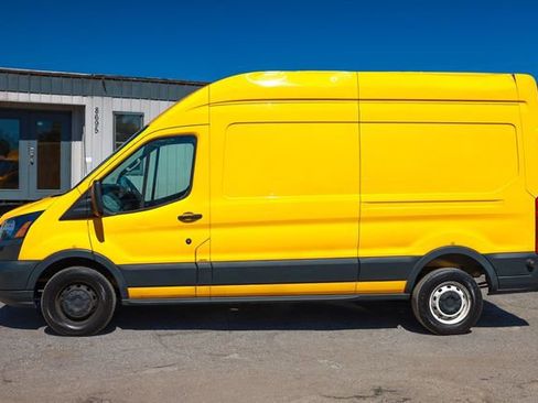 Used 2018 Ford Transit 250 148 High Roof image 8