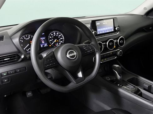 Used 2025 Nissan Sentra S image 12