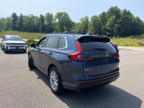 Used 2025 Honda CR-V EX image 2