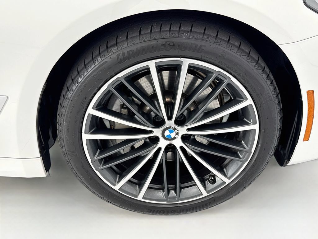 Certified 2023 BMW 530i w/ Premium Package RWD image 31