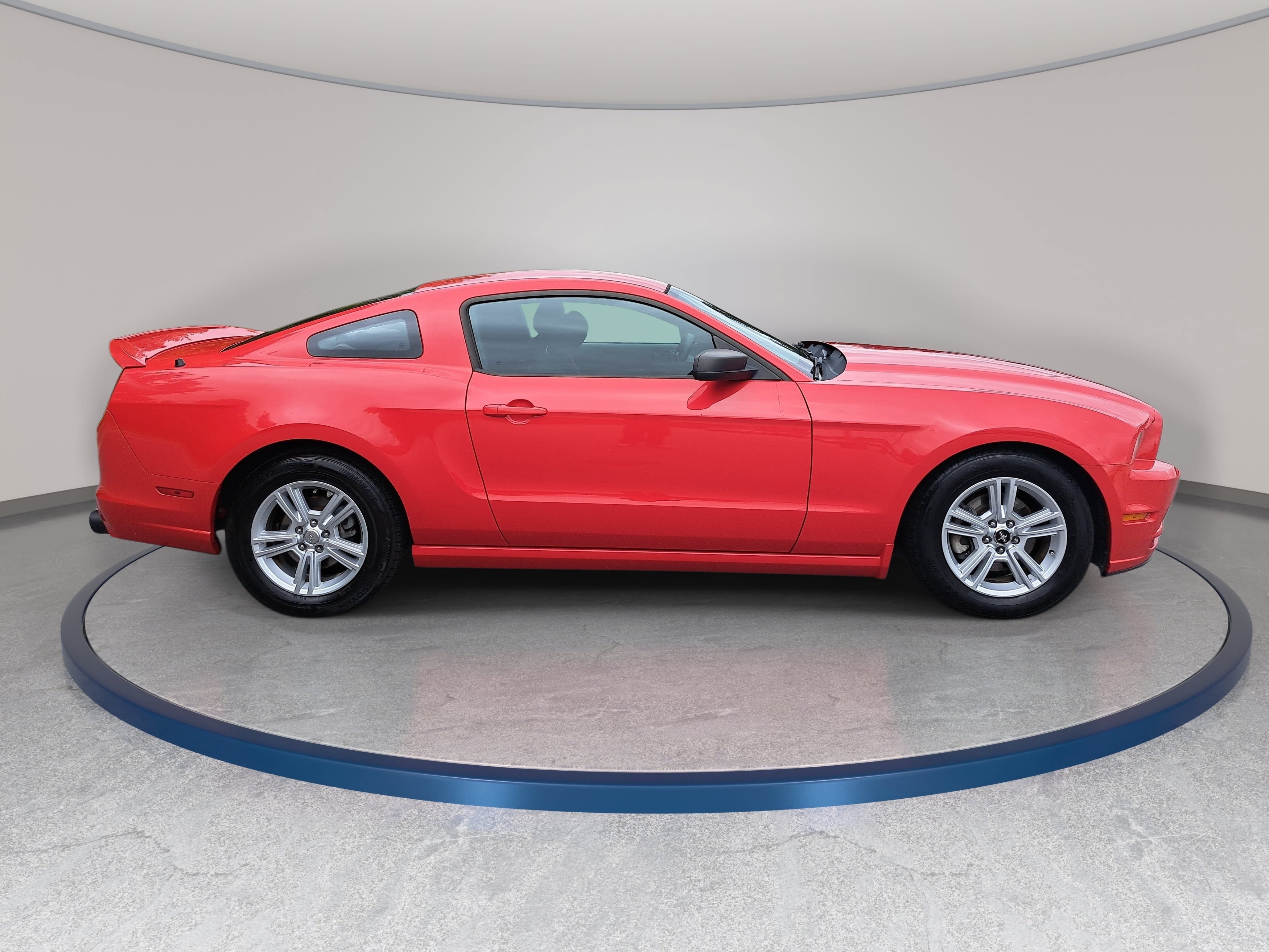 Used 2014 Ford Mustang Coupe w/ Equipment Group 102A RWD image 4