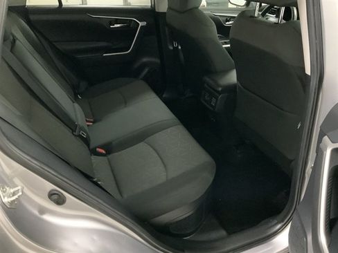 Used 2020 Toyota RAV4 XLE w/ XLE Grade Weather Package AWD/4WD image 18