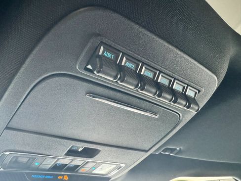 Used 2025 Ford F150 Raptor AWD/4WD image 56