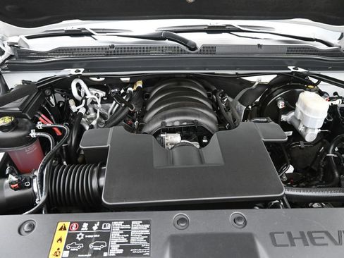 Used 2019 Chevrolet Suburban LT image 25