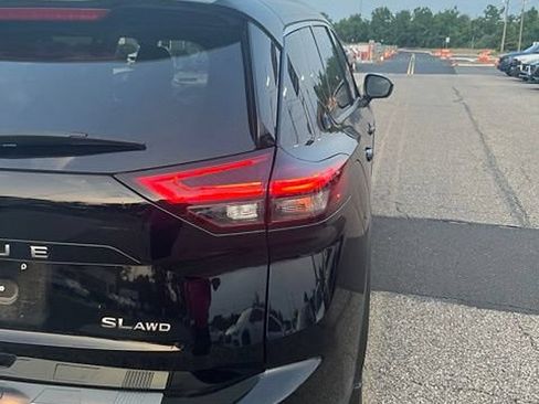 Used 2025 Nissan Rogue SL w/ SL Premium Package AWD/4WD image 14