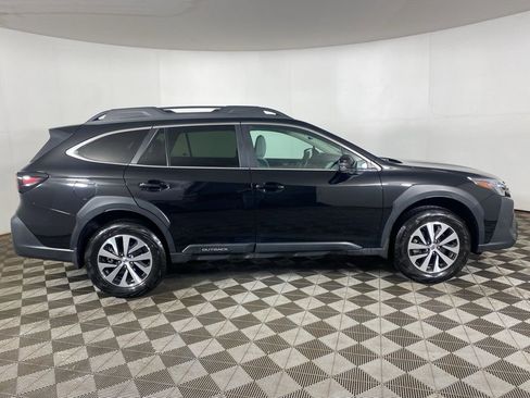 Certified 2025 Subaru Outback Premium AWD/4WD image 8