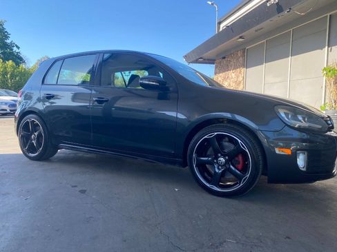 Used 2010 Volkswagen GTI 4-Door FWD image 9