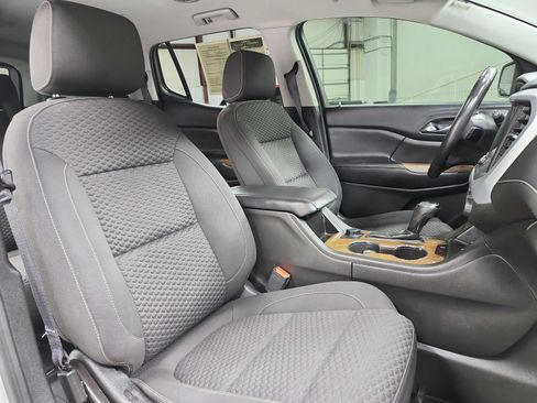 Used 2018 GMC Acadia SLE FWD image 39