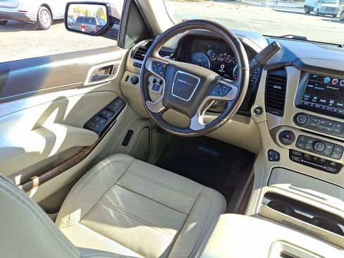 Used 2018 GMC Yukon Denali AWD/4WD image 15