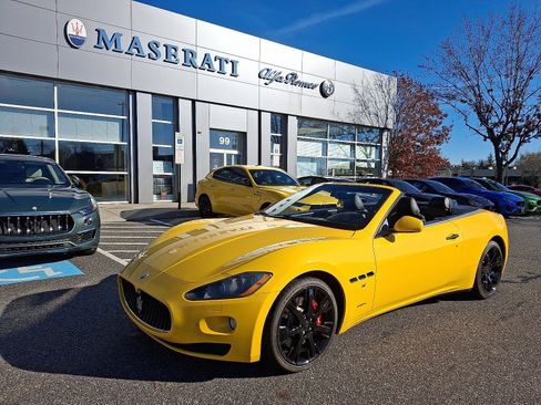 Used 2011 Maserati GranTurismo Convertible RWD image 1