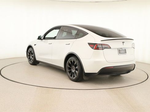 Used 2023 Tesla Model Y Long Range image 4