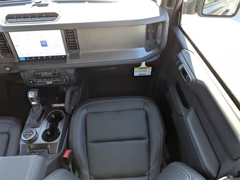 New 2025 Ford Bronco Badlands image 15