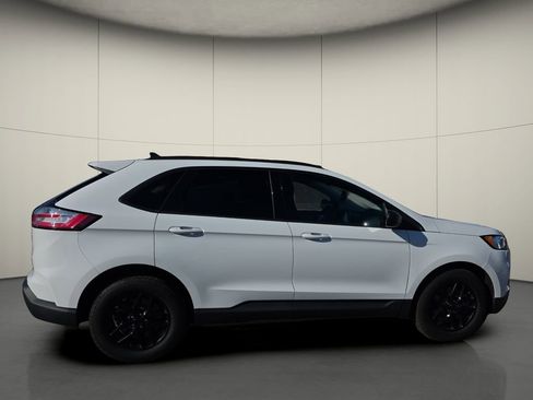 Used 2022 Ford Edge SE image 10