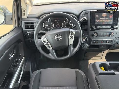 Used 2024 Nissan Titan SV AWD/4WD image 13