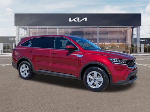 Certified 2023 Kia Sorento LX image 2