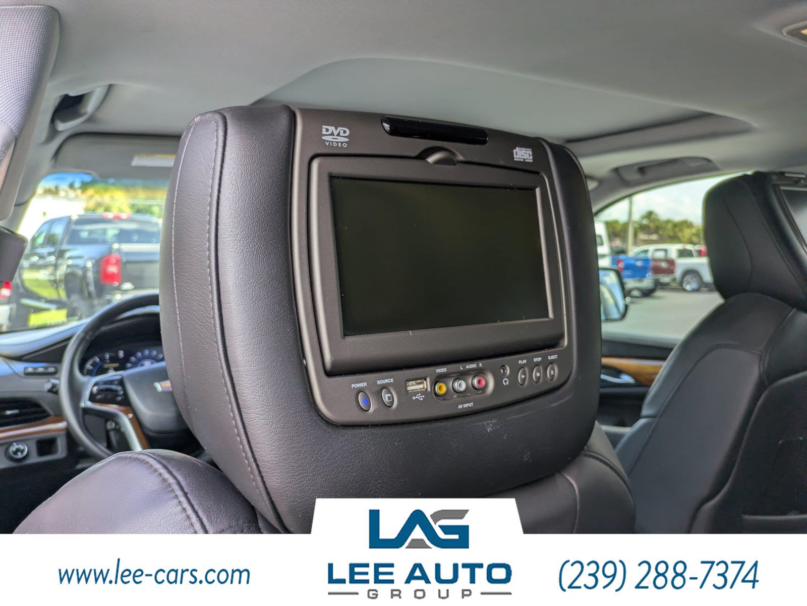 Used 2017 Cadillac Escalade Luxury w/ LPO, Radiant Package RWD image 13