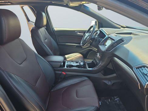 Used 2020 Ford Edge Titanium w/ Equipment Group 301A AWD/4WD image 17
