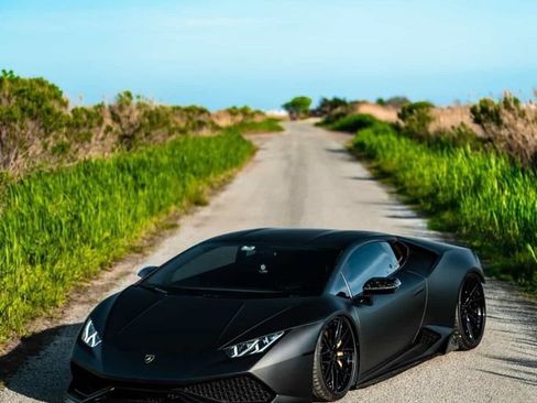 Used 2015 Lamborghini Huracan LP 610-4 AWD/4WD image 3