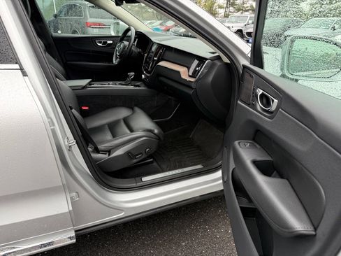 Used 2019 Volvo XC60 T5 Inscription w/ Protection Package Premier AWD/4WD image 8