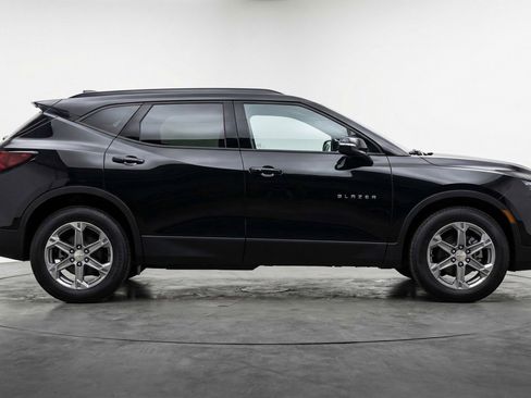Used 2025 Chevrolet Blazer LT image 11