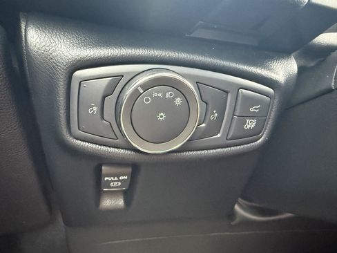 Used 2020 Lincoln Nautilus Premier AWD/4WD image 16