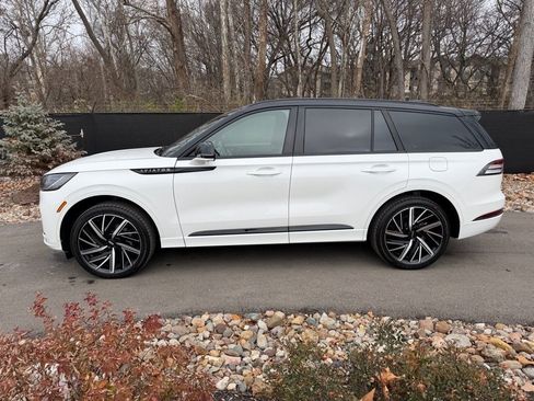 New 2026 Lincoln Aviator Black Label w/ Black Label Special Edition image 2