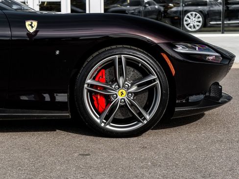 Used 2024 Ferrari Roma Spider image 18