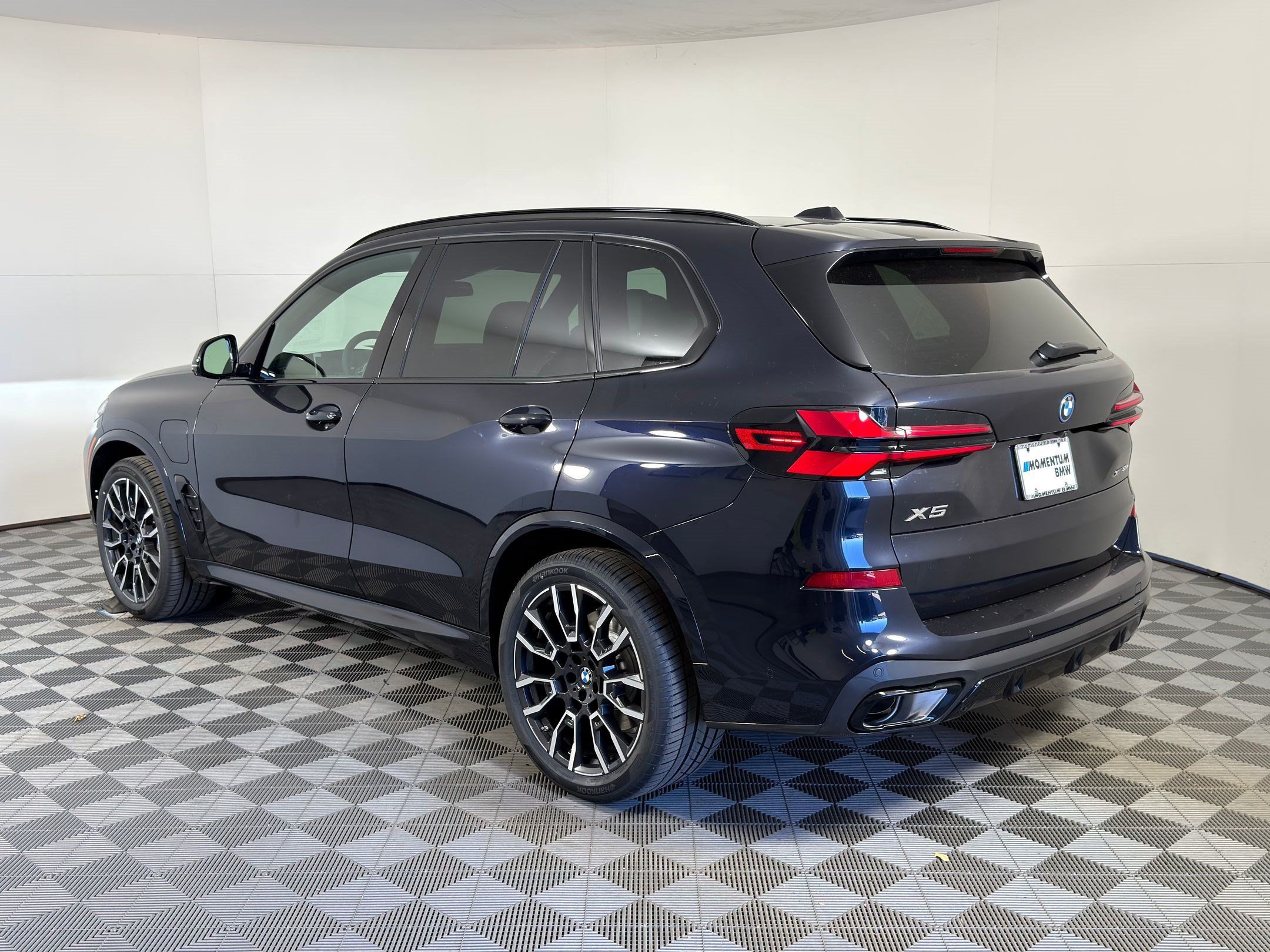 Used 2026 BMW X5 xDrive50e AWD/4WD image 3