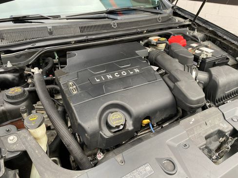 Used 2015 Lincoln MKS AWD w/ Equipment Group 101A image 36