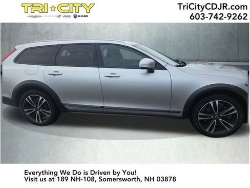 Used 2018 Volvo V90 T5 Cross Country w/ Convenience Package image 2