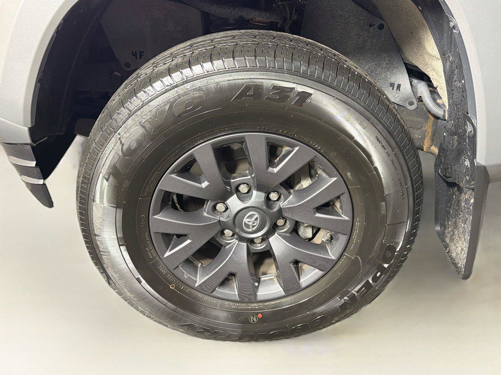 Used 2023 Toyota Tacoma SR5 AWD/4WD image 32