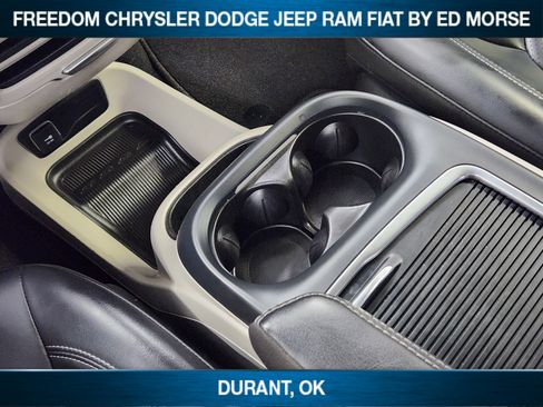 Used 2023 Chrysler Pacifica Touring-L FWD image 15