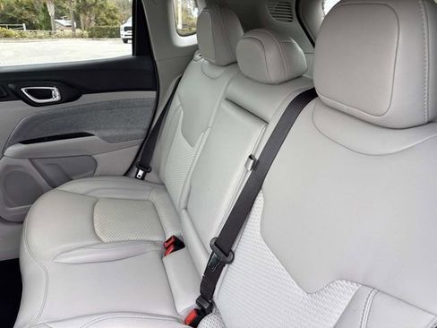 Used 2022 Jeep Compass Latitude w/ Sun and Sound Group image 11