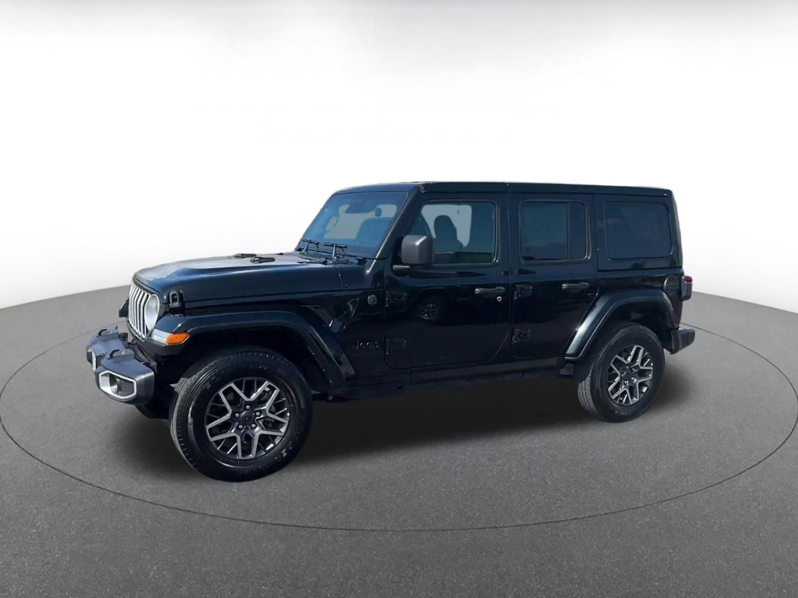 Used 2025 Jeep Wrangler Unlimited Sahara AWD/4WD image 7