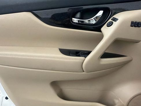 Used 2018 Nissan Rogue SL w/ Premium Package FWD image 22