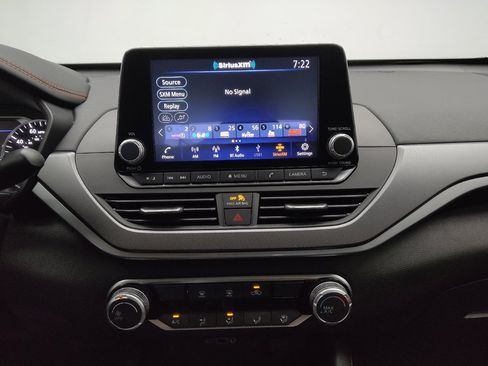 Used 2024 Nissan Altima 2.5 SR FWD image 25