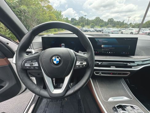 Used 2024 BMW X5 xDrive40i w/ Premium Package AWD/4WD image 18