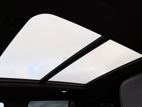 Certified 2023 GMC Yukon Denali w/ Advanced Technology Package image 24