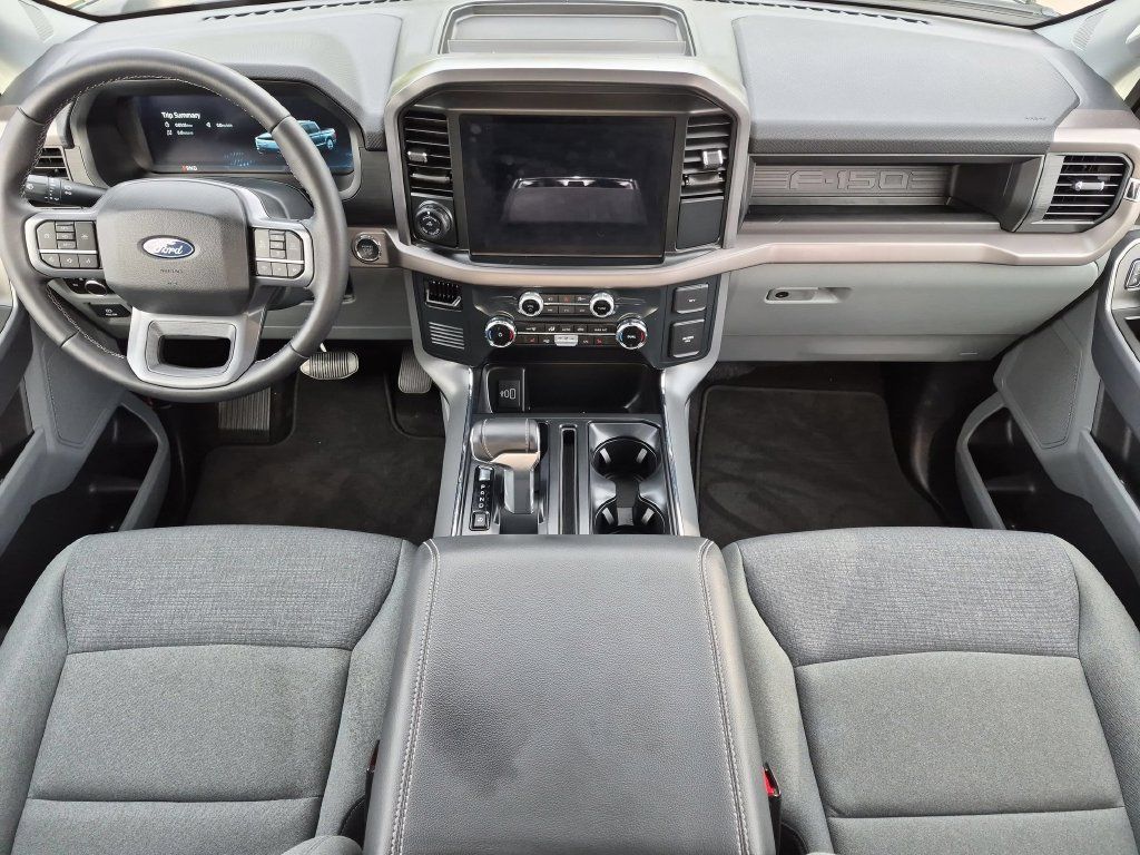 Used 2025 Ford F150 Lightning XLT AWD/4WD image 15