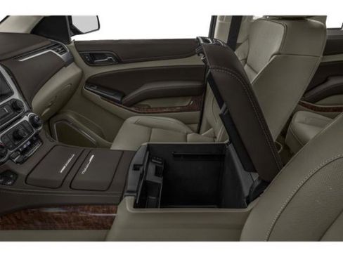 Used 2019 Chevrolet Suburban Premier AWD/4WD image 18