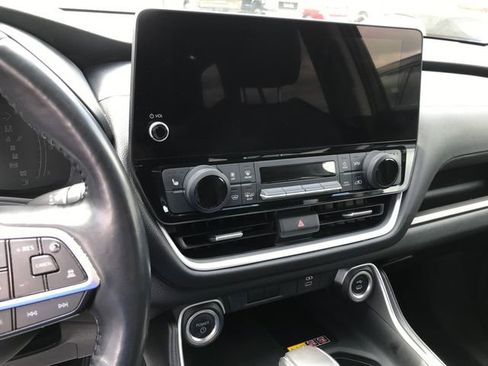 Used 2024 Toyota Grand Highlander AWD Hybrid image 7