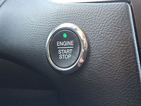 Used 2020 Ford Edge SEL image 42