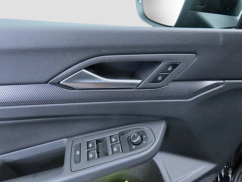 New 2026 Volkswagen GTI SE FWD image 23