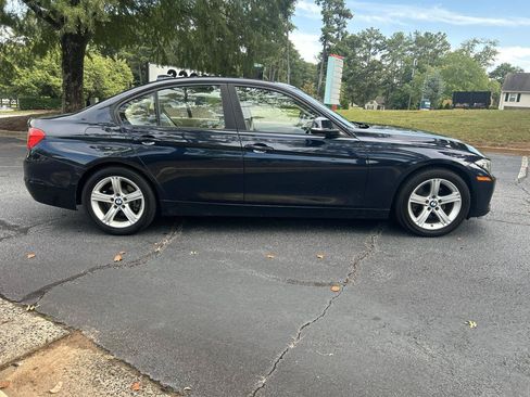 Used 2015 BMW 320i Sedan RWD image 5