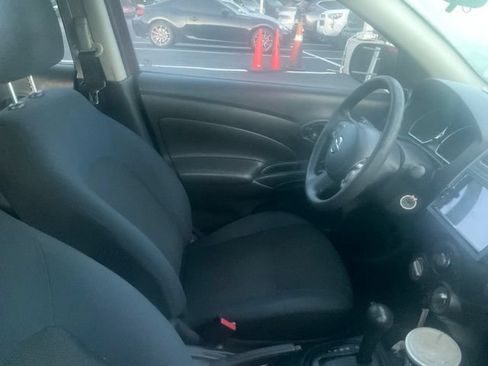 Used 2012 Nissan Versa SV w/ Convenience Pkg FWD image 3