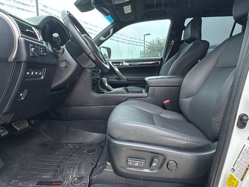 Used 2023 Lexus GX 460 Premium image 9