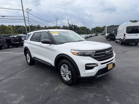 Certified 2023 Ford Explorer XLT w/ Equipment Group 202A AWD/4WD image 9
