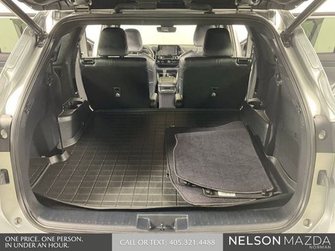 Used 2022 Toyota Highlander XSE FWD image 14