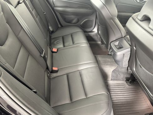 Used 2024 Volvo S60 B5 Plus image 9